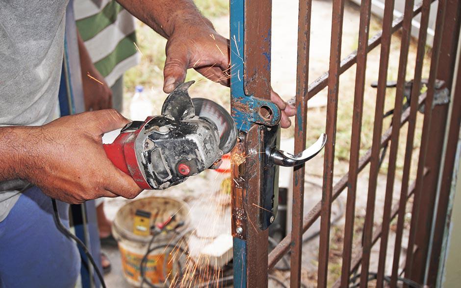 artisan en serrurerie mots croises Noisy-le-Grand