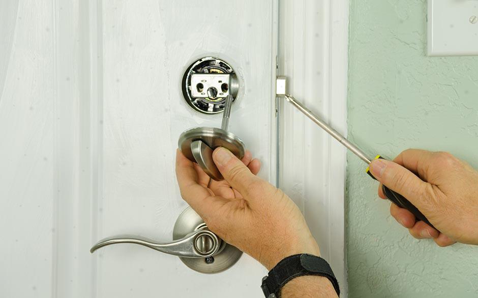 artisan serrurier pas cher Versailles